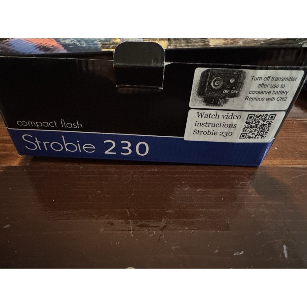 Strobie 230 Camera Flash - Picture 7 of 10